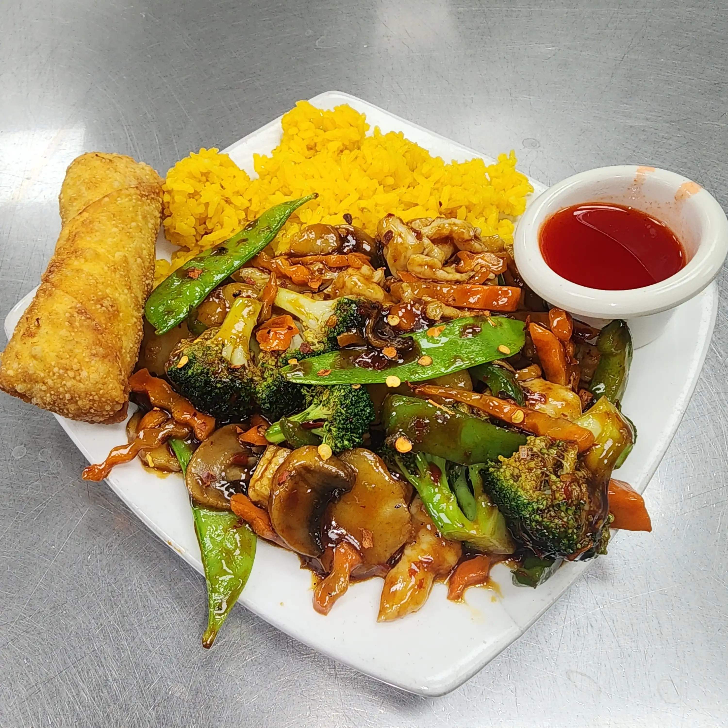 Hunan Beef or Chicken Combo.
