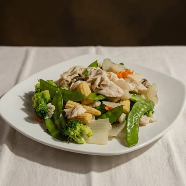 Steamed Chicken with Mixed Vegetables.